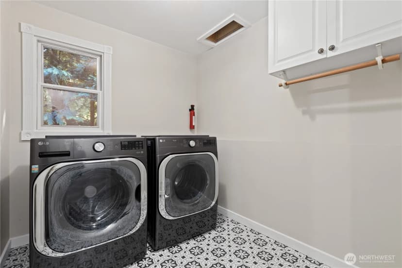 Property photo for 3500 Ne 162nd Street, Lake Forest Park photo 14