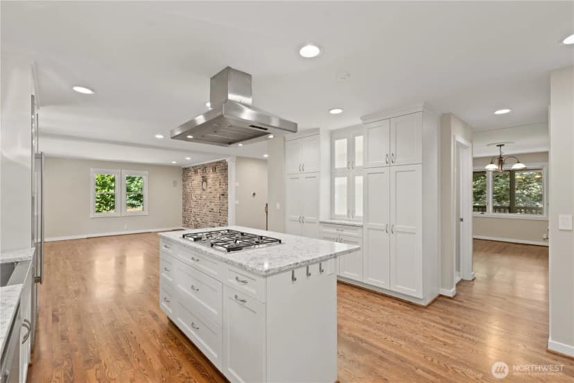 Property photo for 3500 Ne 162nd Street, Lake Forest Park photo 8