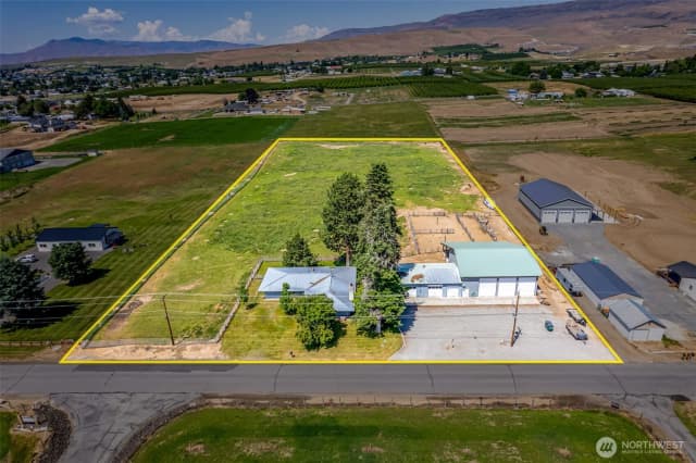 Property photo for 2775 4th Street Se, East Wenatchee