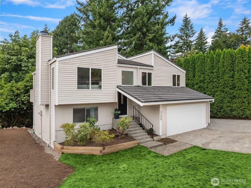 Property photo for 21006 Ne 18th Place, Sammamish