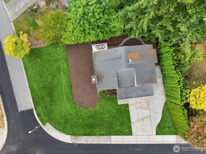Property photo for 21006 Ne 18th Place, Sammamish photo 28