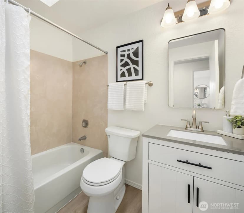 Property photo for 21006 Ne 18th Place, Sammamish photo 21