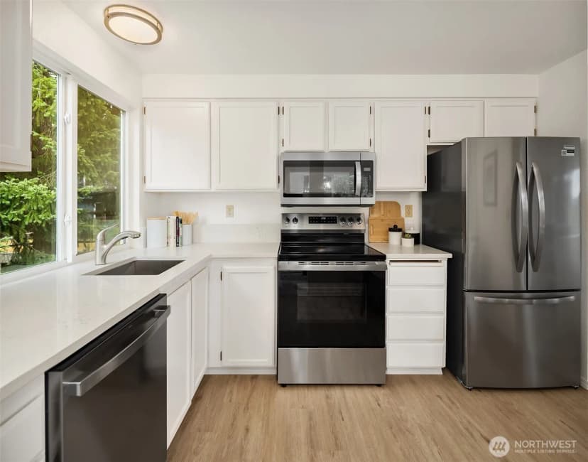 Property photo for 21006 Ne 18th Place, Sammamish photo 10