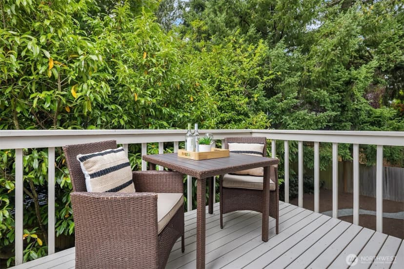 Property photo for 21006 Ne 18th Place, Sammamish photo 14