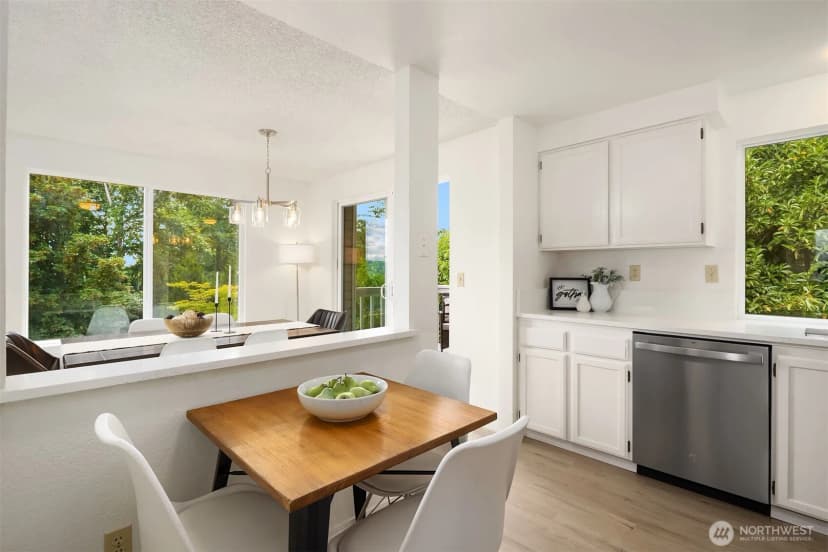 Property photo for 21006 Ne 18th Place, Sammamish photo 13