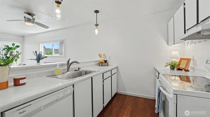 Property photo for 17431 Ambaum Boulevard S #d2, Burien photo 10