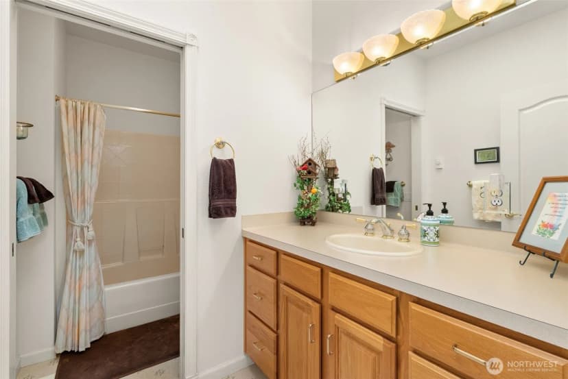 Property photo for 30 Se Dawnview Crest, Shelton photo 25