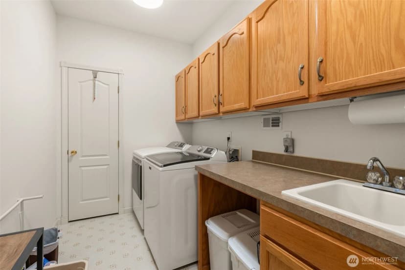 Property photo for 30 Se Dawnview Crest, Shelton photo 28