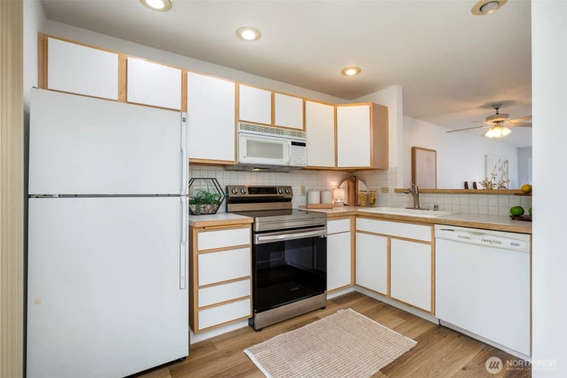 Property photo for 604 122nd Avenue Ne #3, Bellevue photo 11