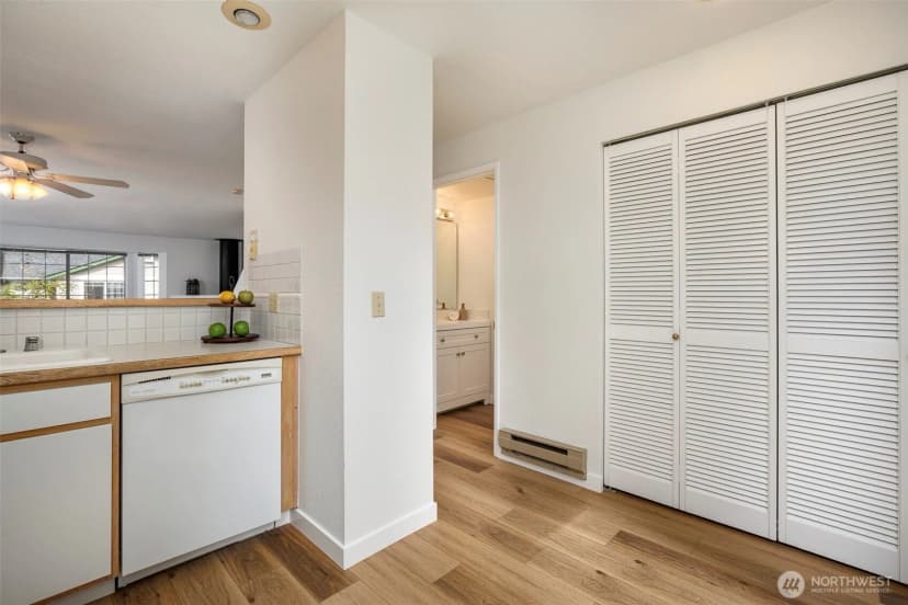 Property photo for 604 122nd Avenue Ne #3, Bellevue photo 10