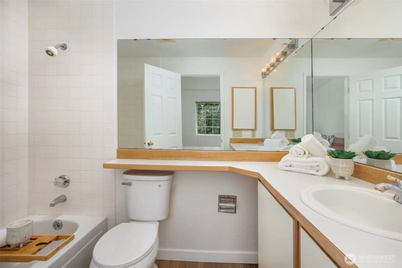Property photo for 604 122nd Avenue Ne #3, Bellevue photo 19