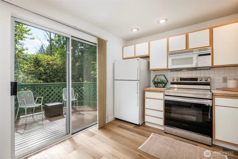 Property photo for 604 122nd Avenue Ne #3, Bellevue photo 12