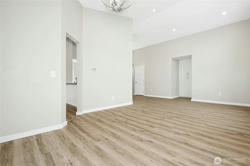 Property photo for 11220 Se 267th Place, Kent photo 34
