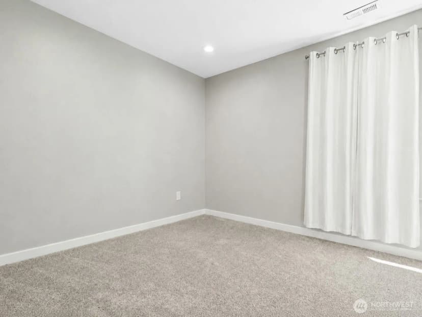 Property photo for 11220 Se 267th Place, Kent photo 9