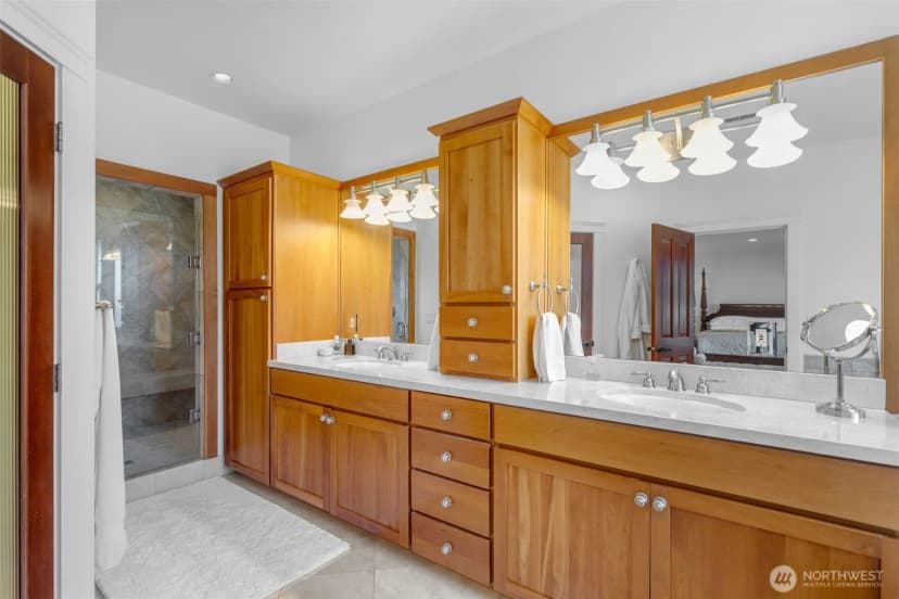Property photo for 801 W Barrett Street, Seattle photo 18