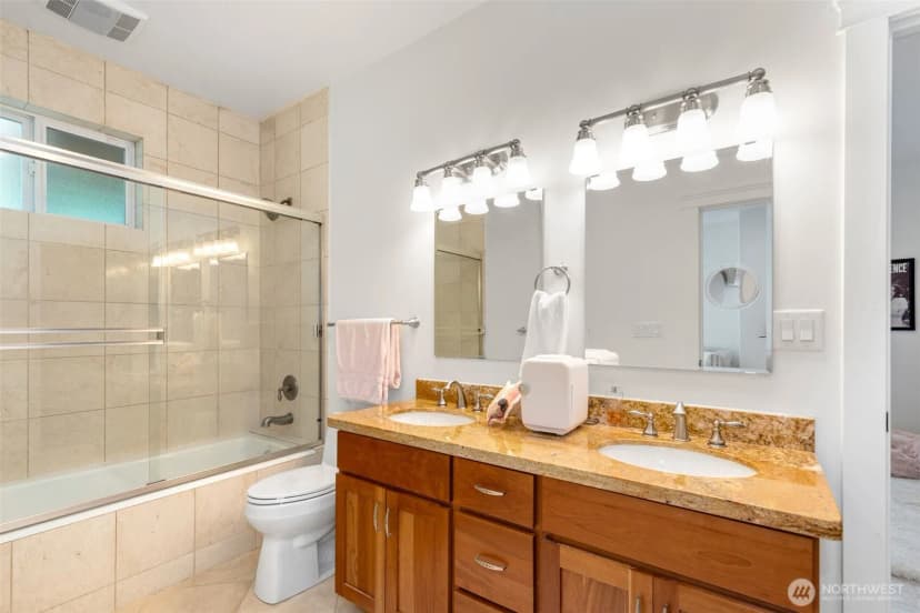Property photo for 801 W Barrett Street, Seattle photo 23