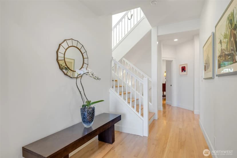 Property photo for 801 W Barrett Street, Seattle photo 15