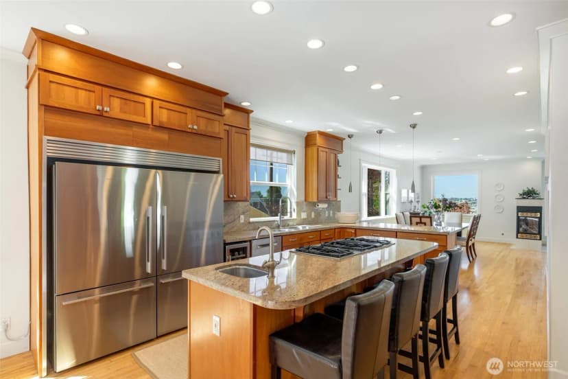 Property photo for 801 W Barrett Street, Seattle photo 10