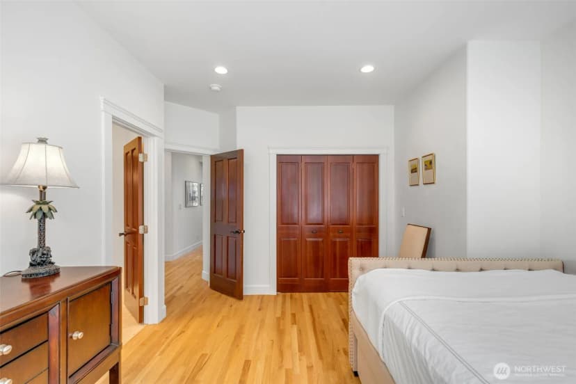 Property photo for 801 W Barrett Street, Seattle photo 22