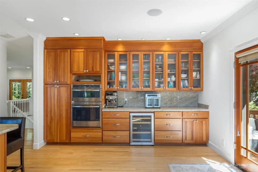 Property photo for 801 W Barrett Street, Seattle photo 11