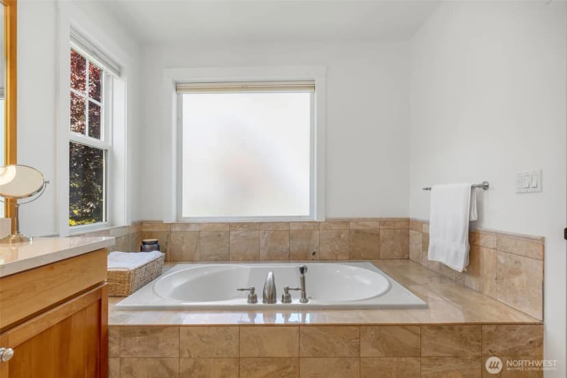 Property photo for 801 W Barrett Street, Seattle photo 19