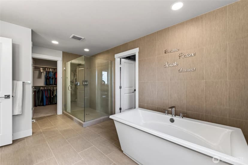 Property photo for 12311 12th Street E, Edgewood photo 24