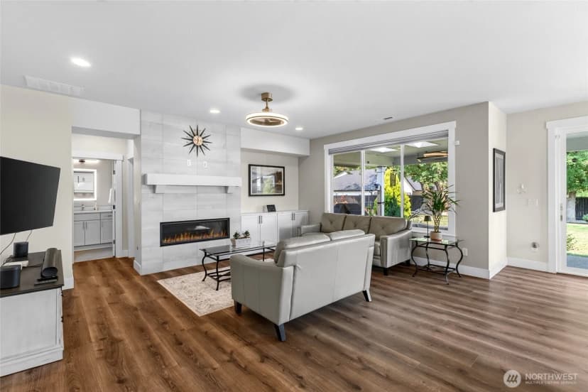 Property photo for 12311 12th Street E, Edgewood photo 12