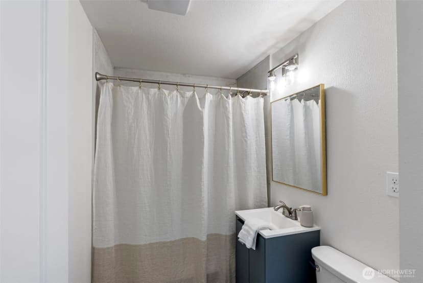 Property photo for 3331 Phillips Avenue, Bremerton photo 16