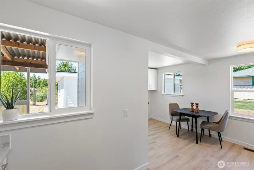 Property photo for 3331 Phillips Avenue, Bremerton photo 10