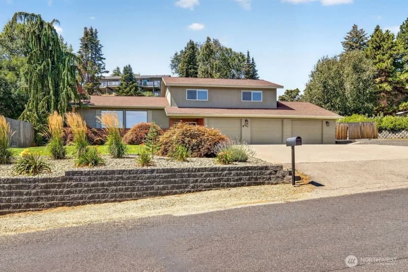 Property photo for 1607 Horselake Road, Wenatchee photo 2