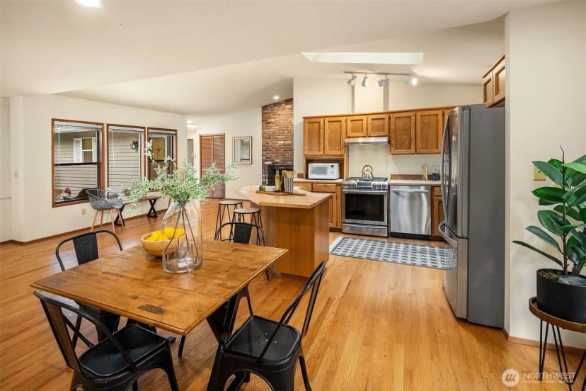 Property photo for 15955 Avondale Road Ne, Woodinville photo 8