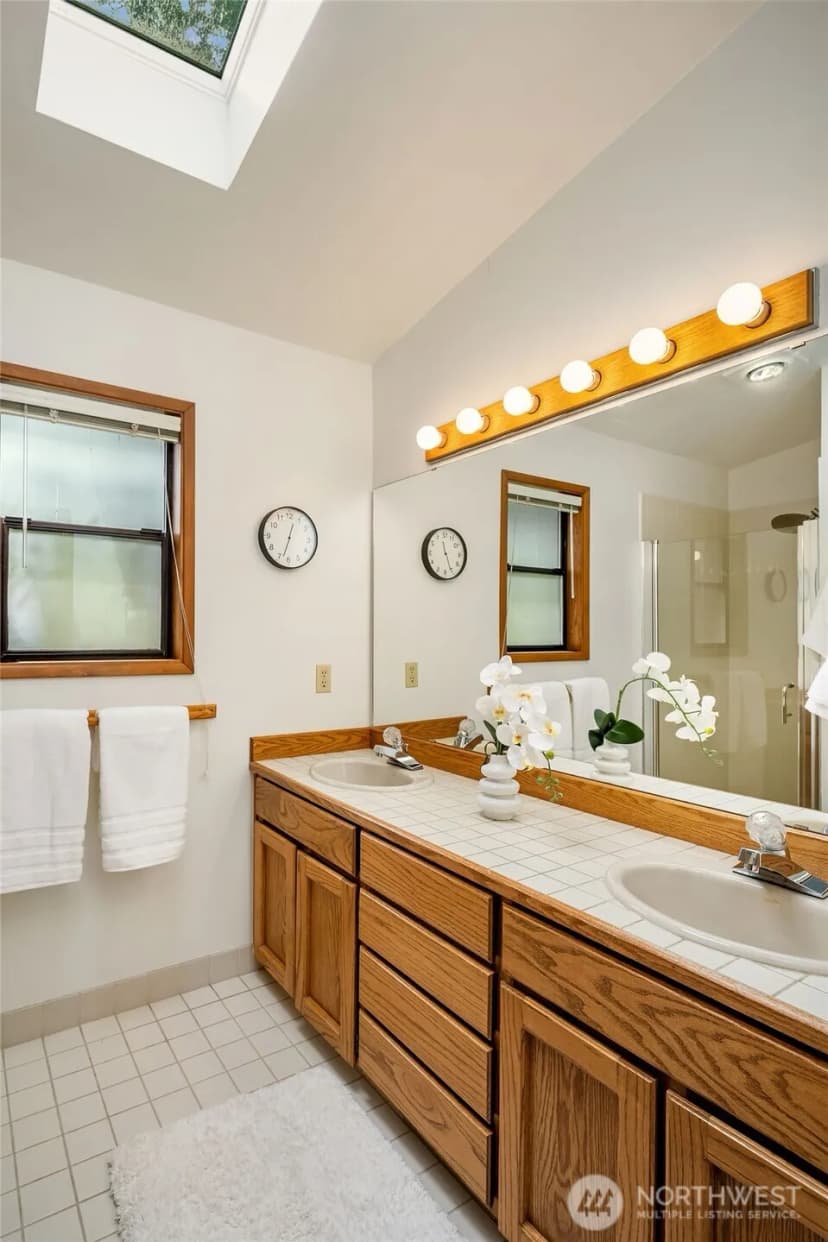 Property photo for 15955 Avondale Road Ne, Woodinville photo 19