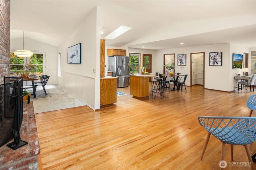 Property photo for 15955 Avondale Road Ne, Woodinville photo 4