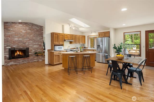 Property photo for 15955 Avondale Road Ne, Woodinville photo 5