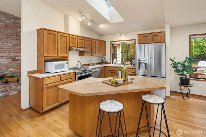 Property photo for 15955 Avondale Road Ne, Woodinville photo 7