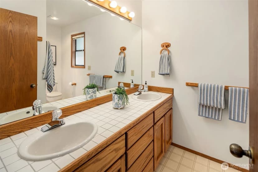 Property photo for 15955 Avondale Road Ne, Woodinville photo 22