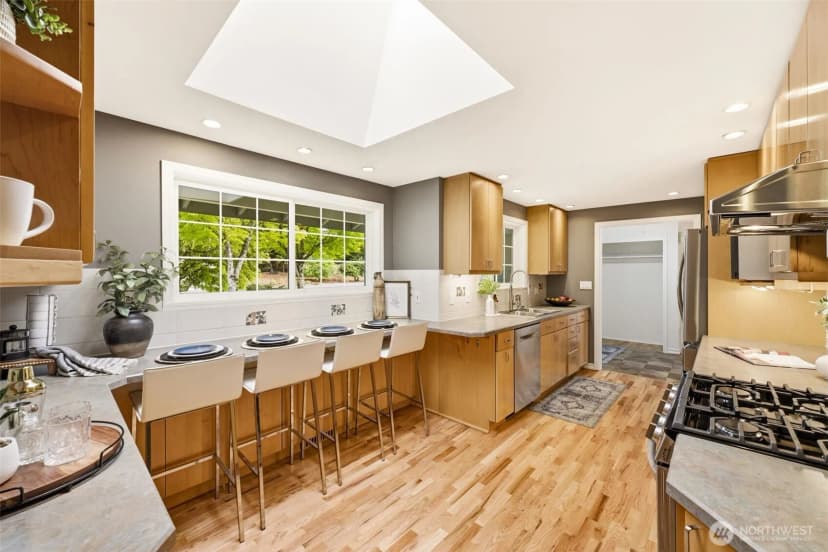 Property photo for 17815 Ne 9th Street, Bellevue photo 16