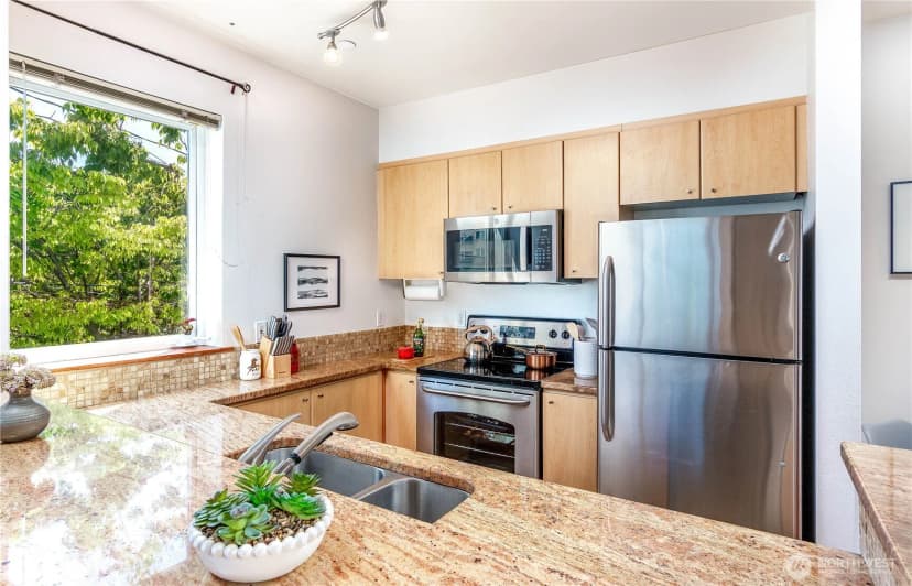 Property photo for 668 S Lane Street #314, Seattle photo 6