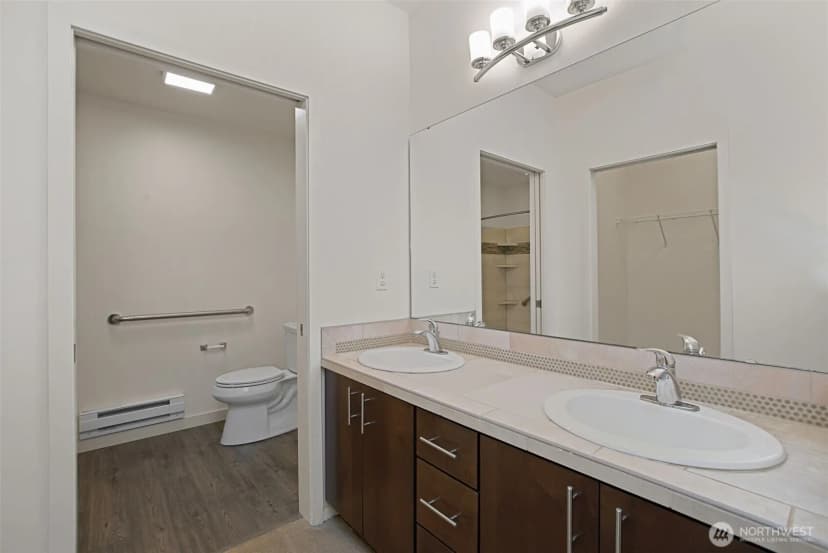Property photo for 21055 40th Place #f1, Sea Tac photo 22
