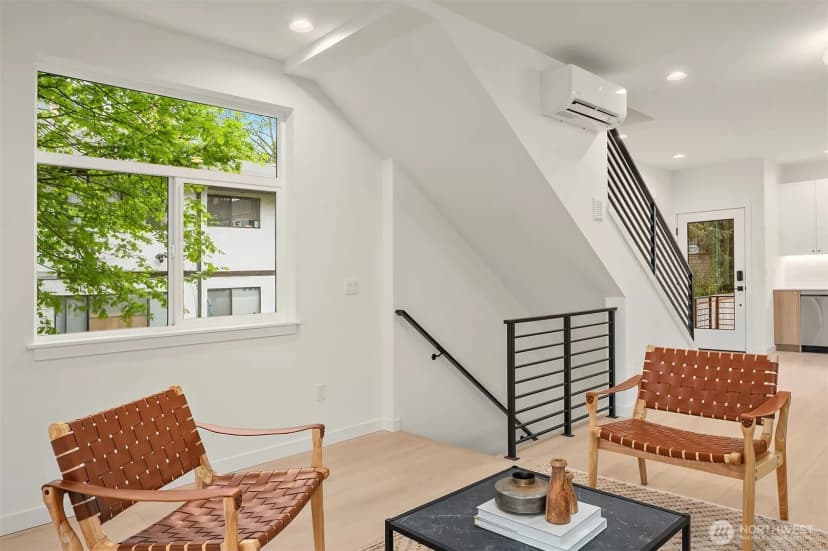 Property photo for 10835 11th Avenue Ne, Seattle photo 11
