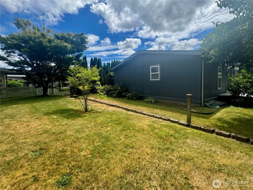 Property photo for 1093 Todd Place #23, Burlington photo 14