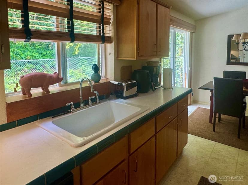 Property photo for 1093 Todd Place #23, Burlington photo 25