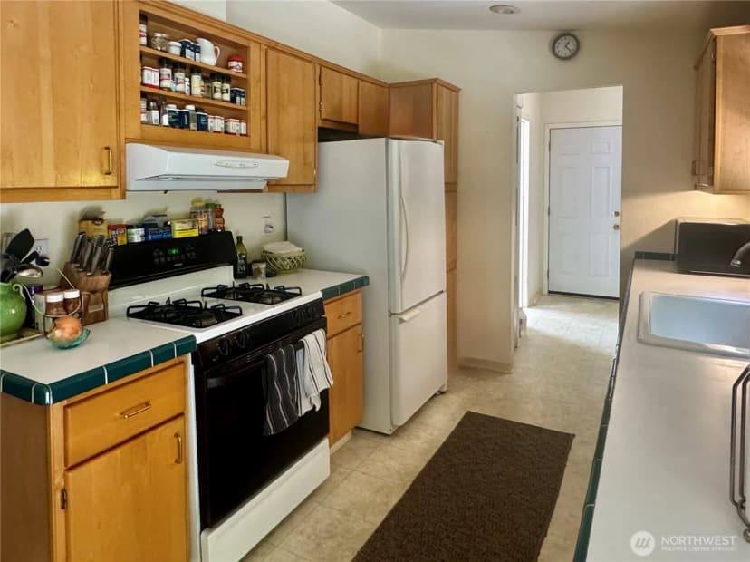 Property photo for 1093 Todd Place #23, Burlington photo 24
