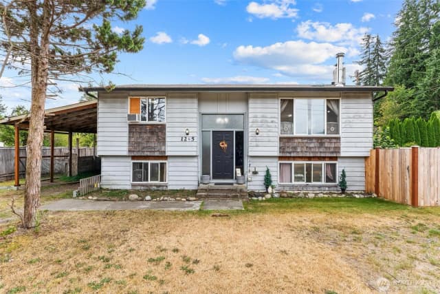 Property photo for 1265 Cascade Street, Darrington