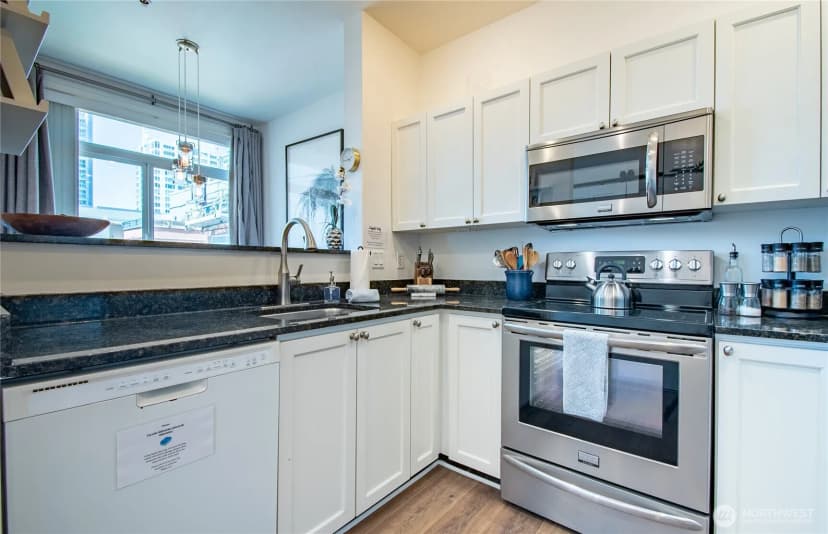 Property photo for 2415 2nd Avenue #729, Seattle photo 11