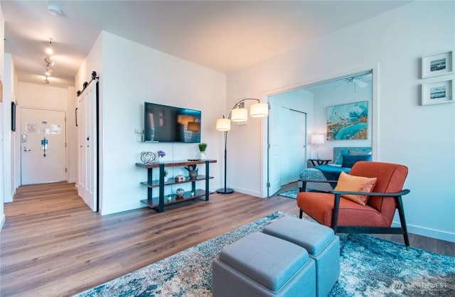 Property photo for 2415 2nd Avenue #729, Seattle photo 3