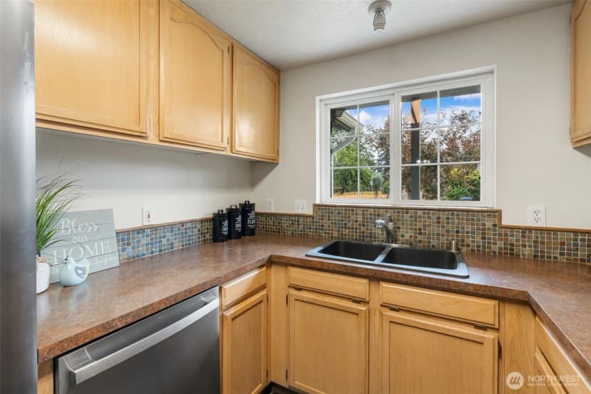 Property photo for 713 1st Avenue Ne, Napavine photo 17