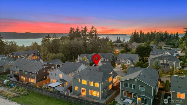 Property photo for 5028 70th Place Sw, Mukilteo