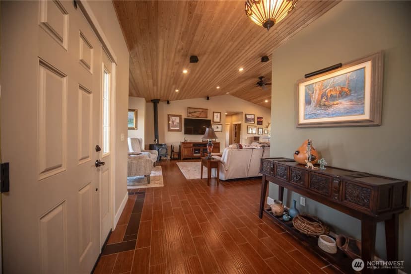 Property photo for 631 Radient View Drive, Ellensburg photo 4