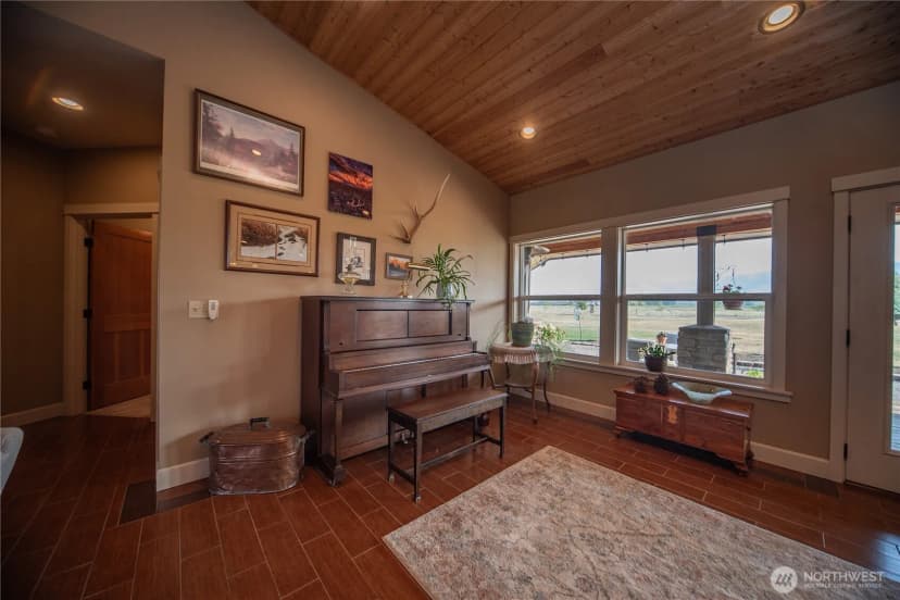Property photo for 631 Radient View Drive, Ellensburg photo 8